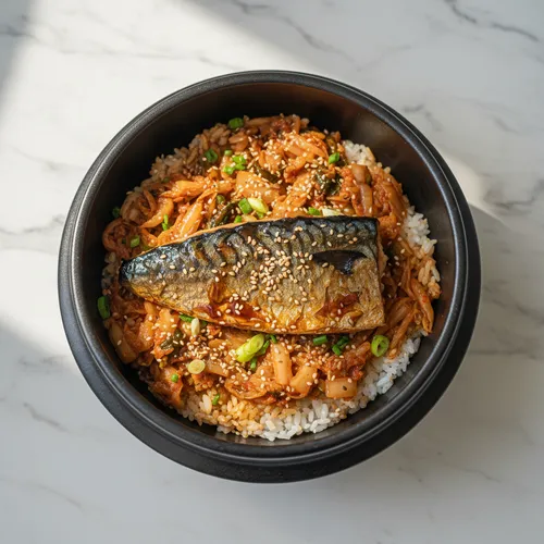熟成キムチとサバの釜飯