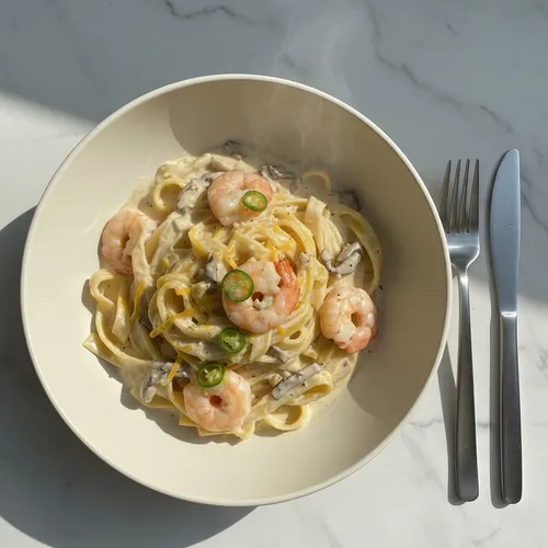 クリーミーなエビとひらたけのパスタ