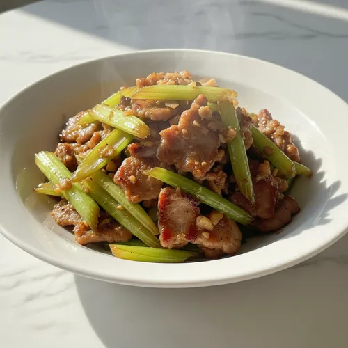 セロリと豚肉の炒め物