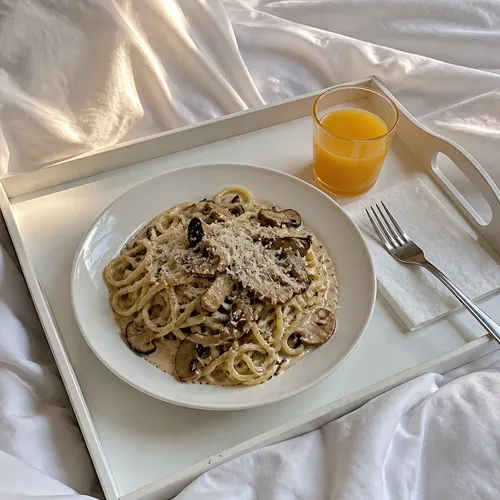 マスカルポーネチーズとキノコのパスタ