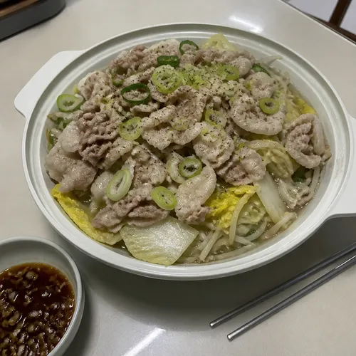 豚バラ薄切り肉とミニ白菜の蒸し物