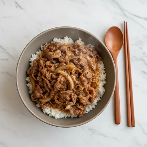 牛バラ薄切り肉の丼