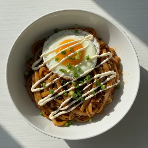 メンチカルグクス焼きそば