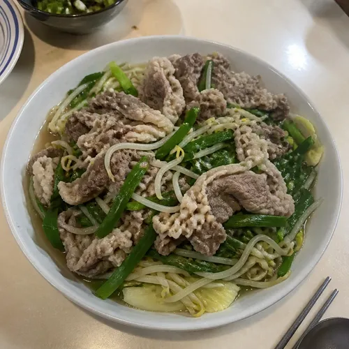 牛バラ薄切り肉のニラ蒸し