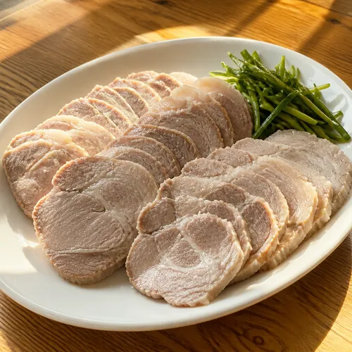 冷製チェユッ（冷やし豚肉の薄切り）