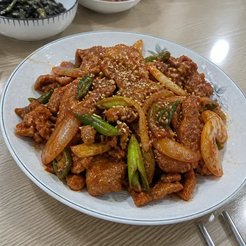 チェユッポックム（豚肉のコチュジャン炒め）