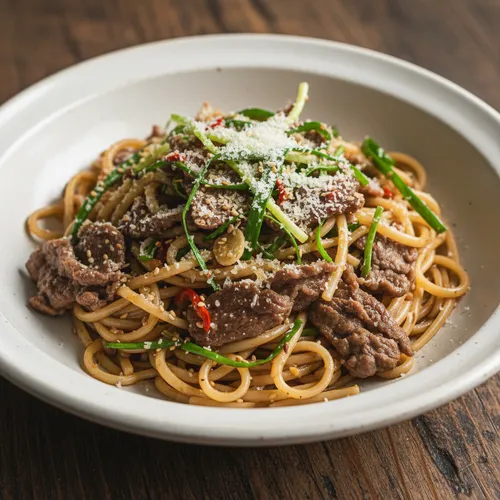 牛バラ薄切り肉とノビルのパスタ