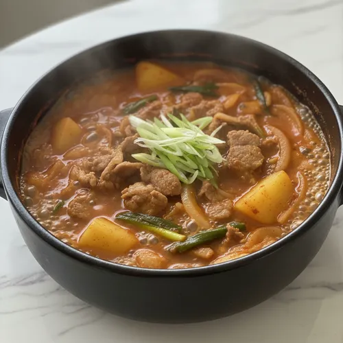 ソン・シギョンの豚肩ロースとじゃがいものチヂミ風煮込み