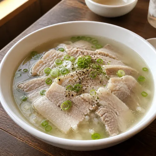 オクトン式スタイルの豚骨スープ
