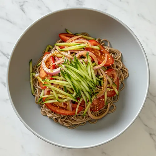 ヤチェグクス（野菜の和え麺）