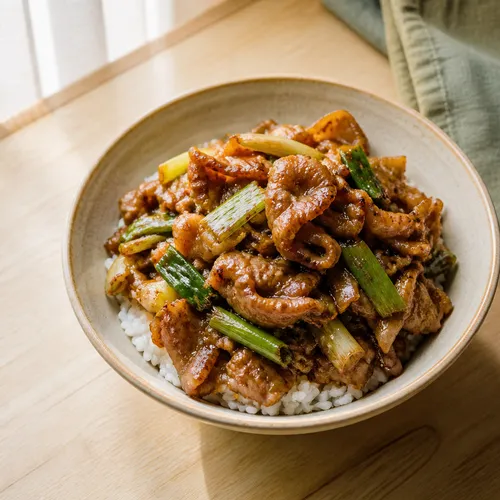 超簡単！豚バラ薄切り肉の醤油丼