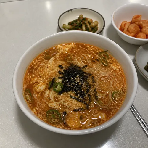 ウルクンケグクス(辛い卵麺)