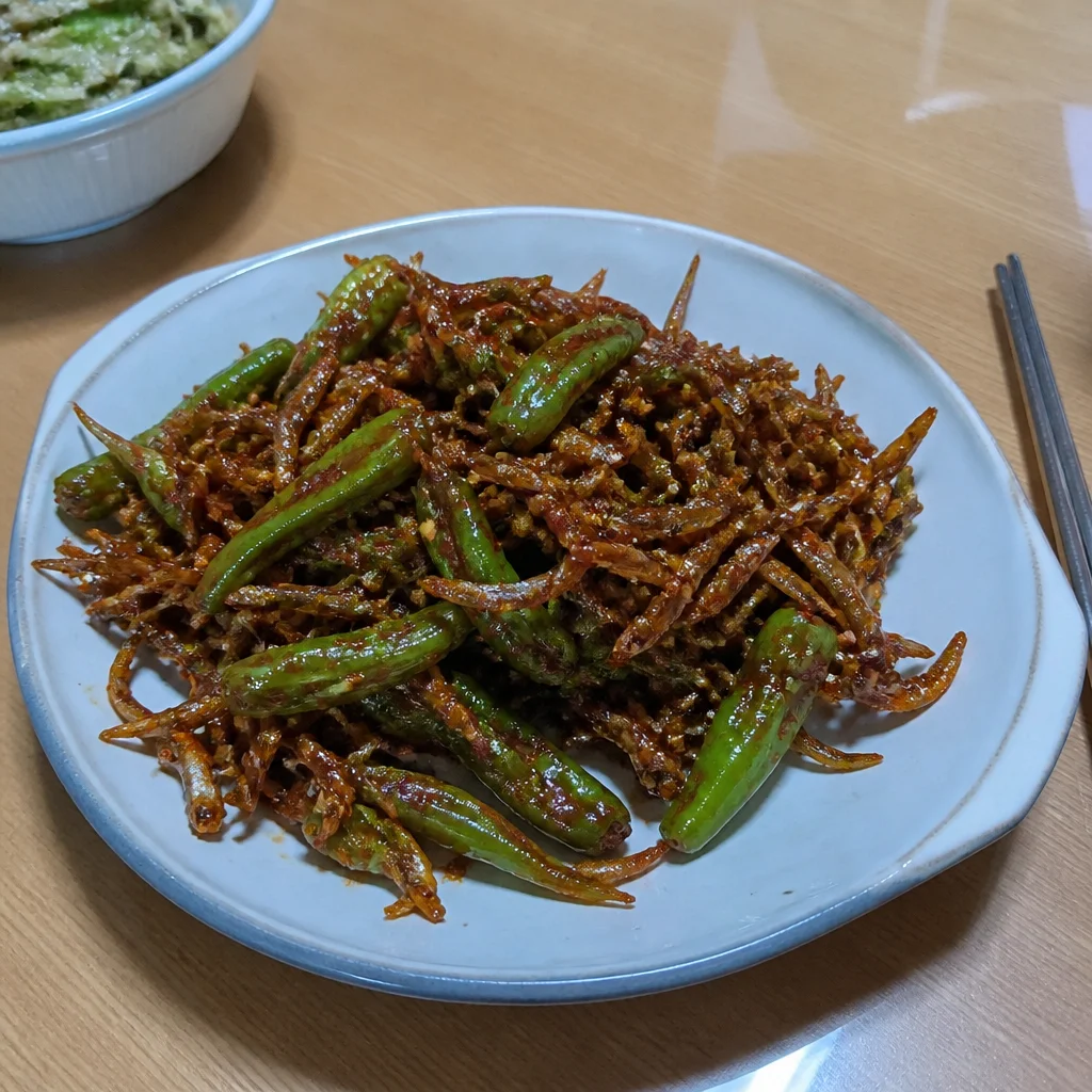 ししとうとコチュジャン煮干し炒め