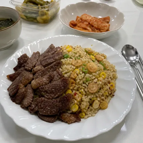 牛肉のにんにくチャーハン