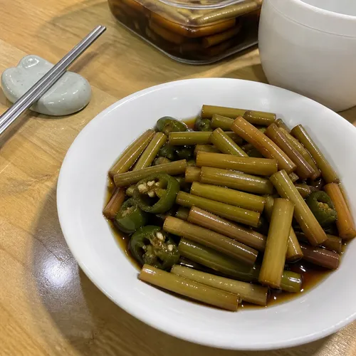 マヌルジョン（にんにくの芽）の醤油漬け
