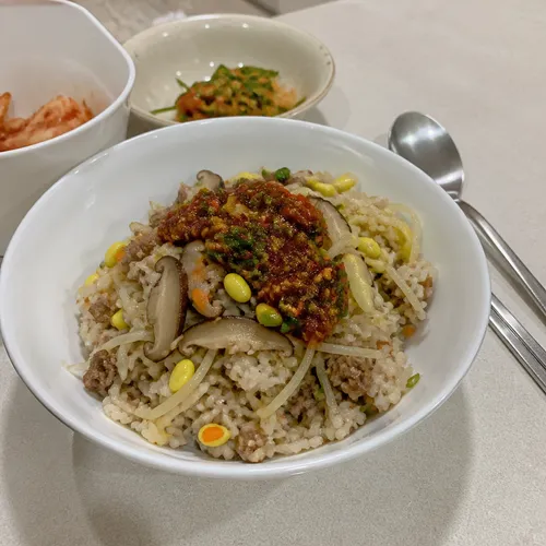 炊飯器で作る牛肉と大豆もやしのご飯