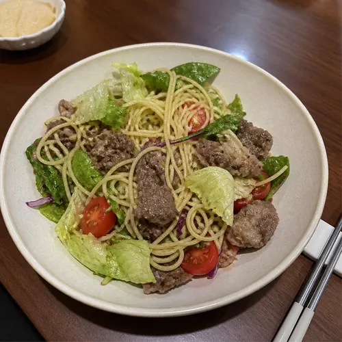 牛バラ薄切り肉のサラダパスタ