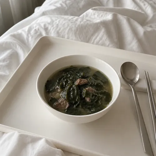 牛肉とワカメのスープ