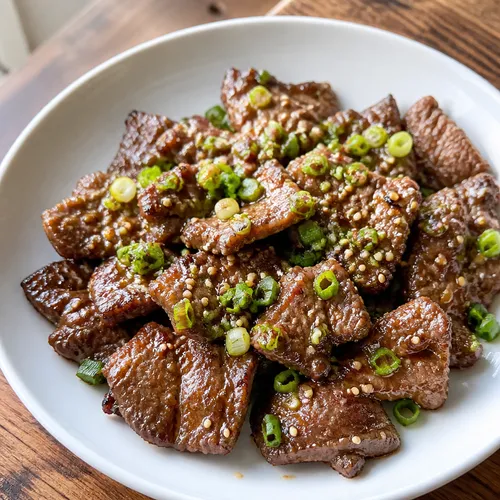 焼肉秘伝のタレソースと牛肉焼き
