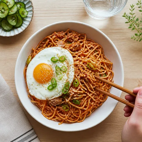 コチュジャンまぐろのビビン麺
