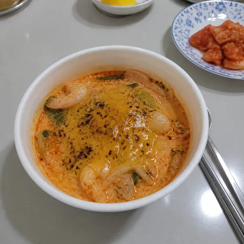 香ばしい風味のクリームチャンポンカップヌードル