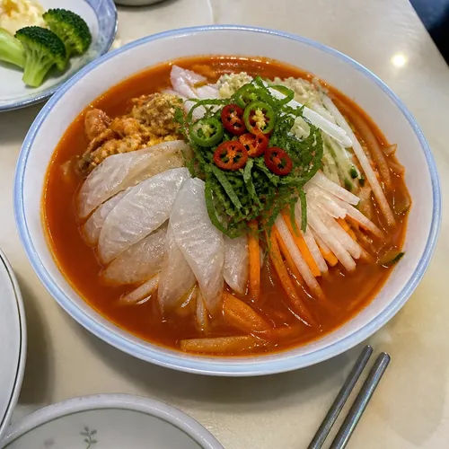 チャンアンドンの人気店「プブフェジプ」のヒラメムルフェ