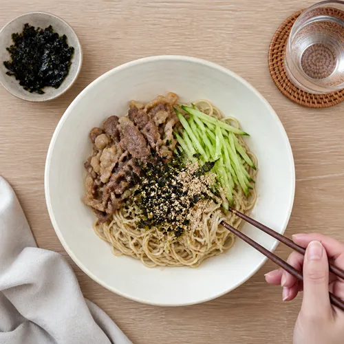 えごま油ビビン麺