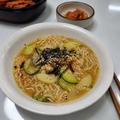 10分アンチョビカルグクスラーメン（電子レンジバージョン）
