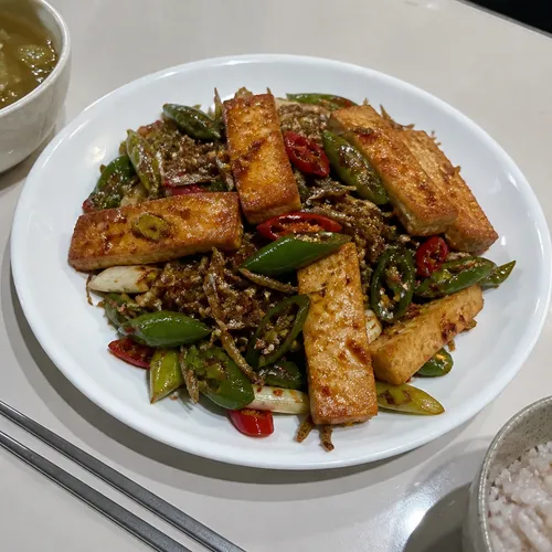 豆腐と煮干しの炒め物