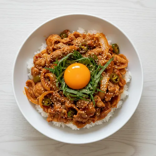 豚バラ薄切り肉のチェユク丼