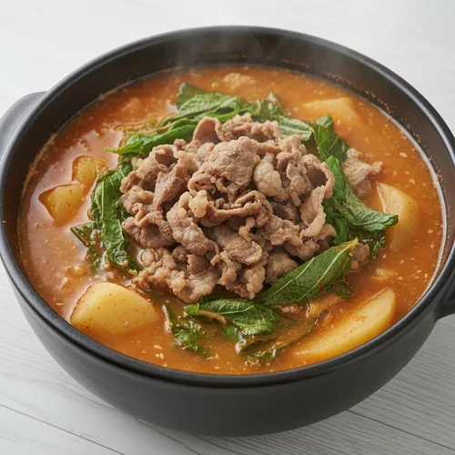 エゴマの粉と牛バラ薄切り肉のカムジャタン