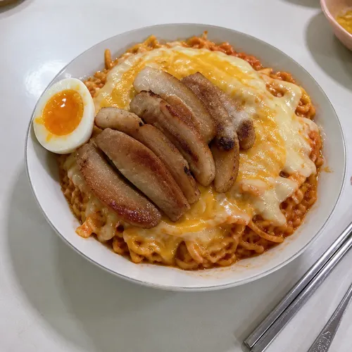 シンラーメン ロゼ 豚カルビゲティ キムチ豚トロパスタ