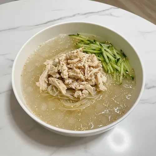 チョゲグクス（冷やし鶏肉そうめん）