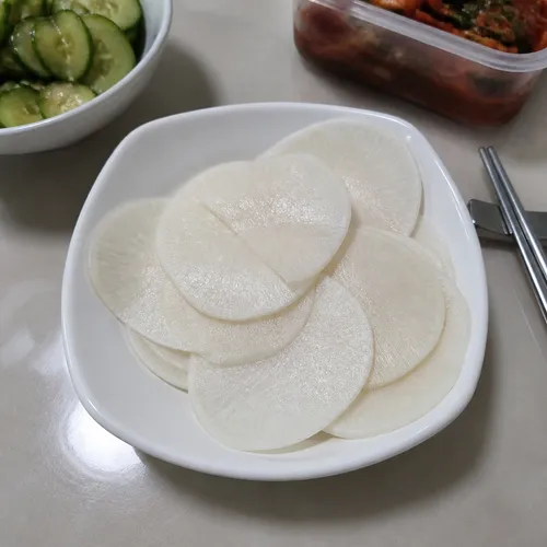 自家製サムム(肉巻き用大根の甘酢漬け)