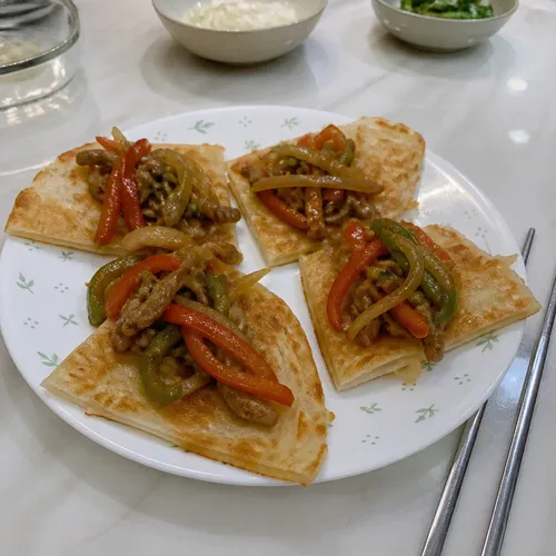 パラタのピリ辛野菜炒め包み