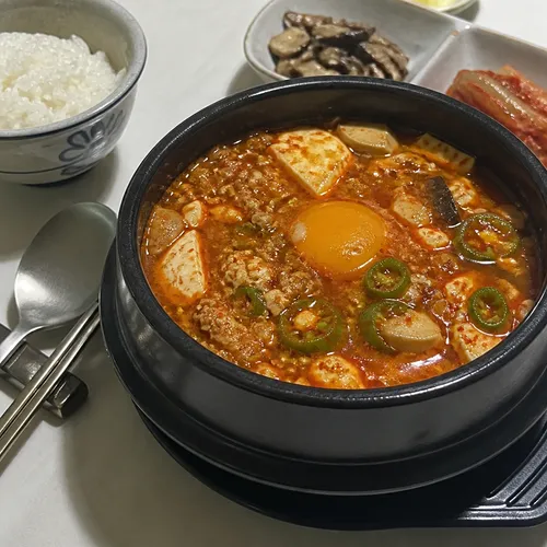 얼큰 돼지고기 순두부찌개